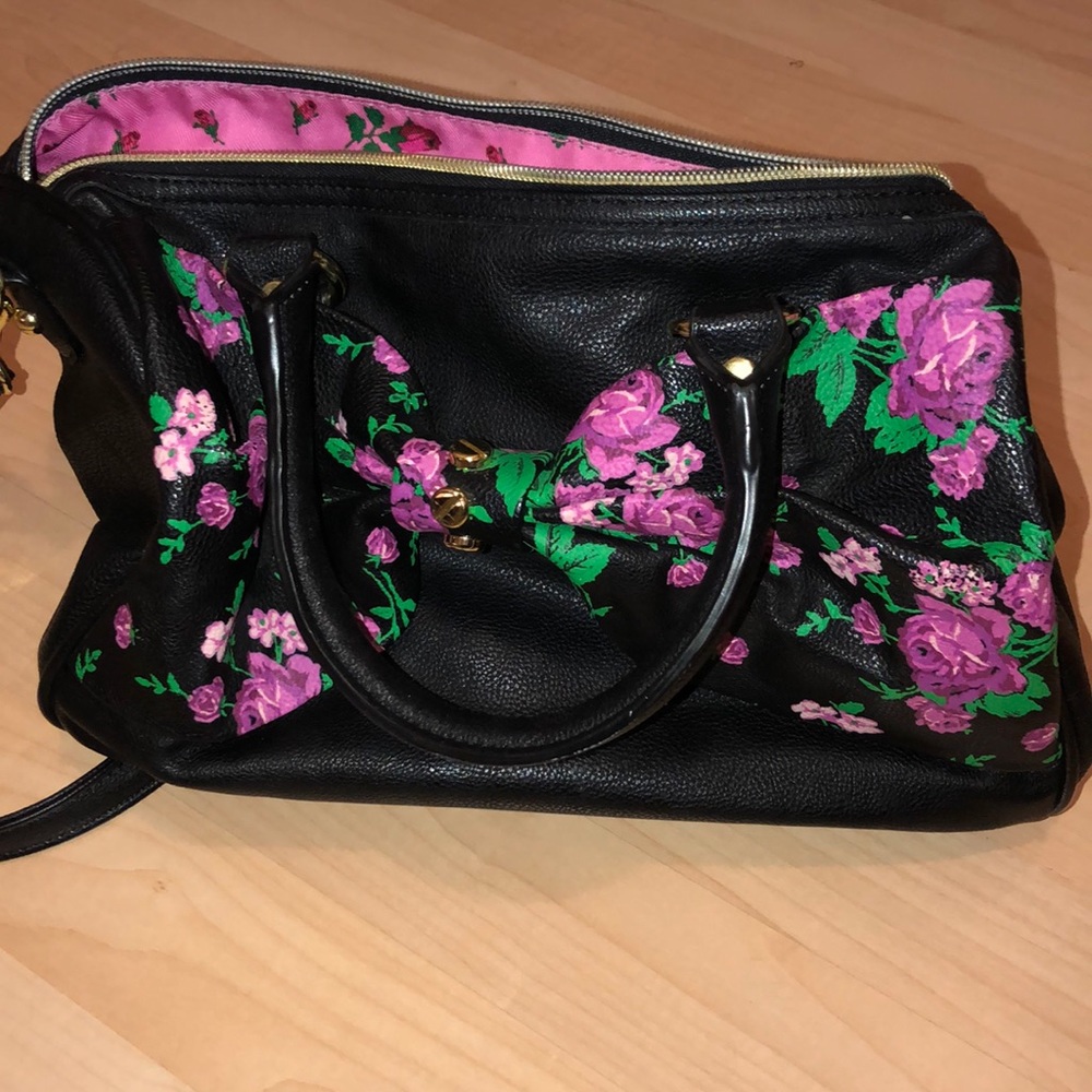 Betsy Johnson bow purse